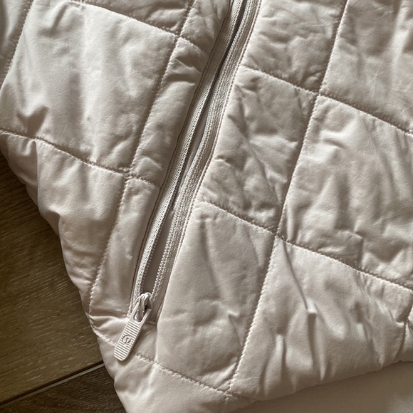 Lululemon Reversible Jacket - size S (4) - Picture 7 of 8